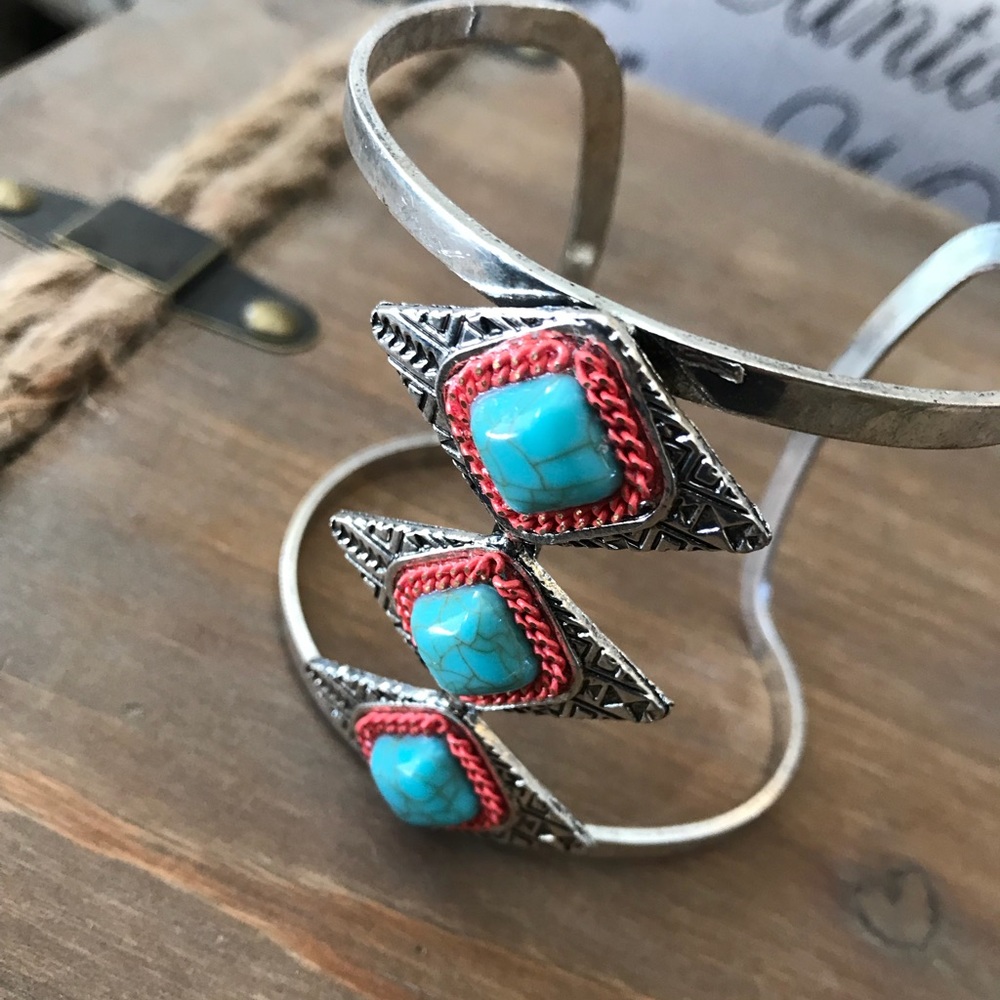 Turquoise and silver cuff - Picture 1 of 3